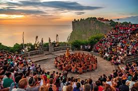 Uluwatu: Destinasi Baru Bali dengan Panorama Dramatis