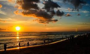 Pantai Kuta: Ikon Sunset yang Tak Pernah Pudar
